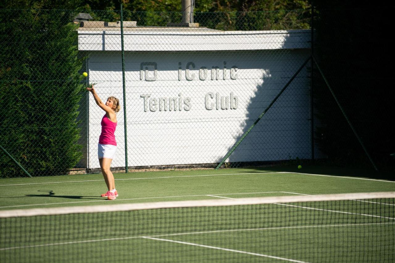 Iconic Wellness & 3*